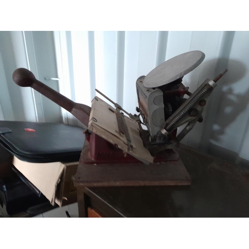 164 - Adana Model No 2 hand operated printing press