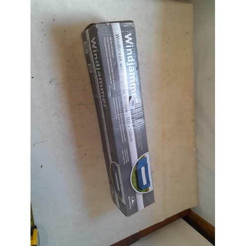 124 - New boxed Wind Jammer wind break