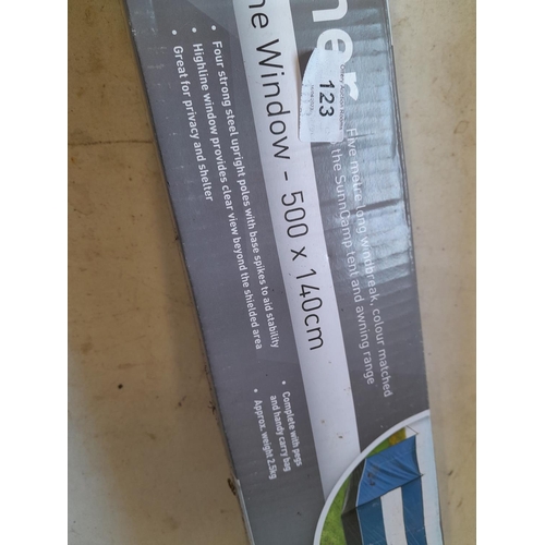 124 - New boxed Wind Jammer wind break