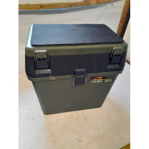 126 - Fishing tackle stand / box