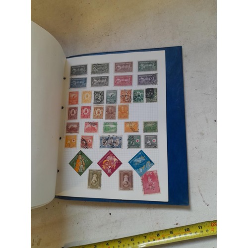 127 - Empty SG Windsor album and album of Stamps of the world mainly offered used, US interest