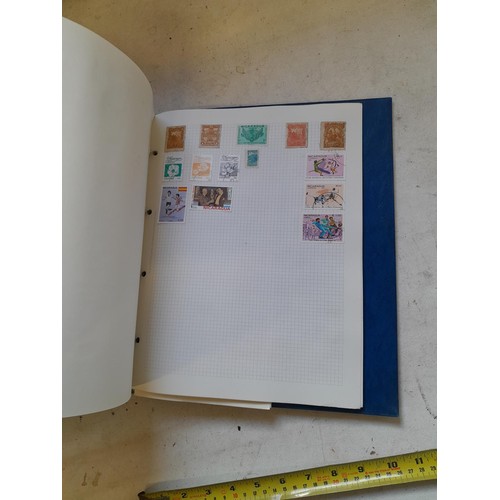 127 - Empty SG Windsor album and album of Stamps of the world mainly offered used, US interest