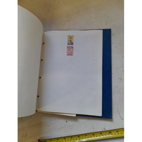 127 - Empty SG Windsor album and album of Stamps of the world mainly offered used, US interest