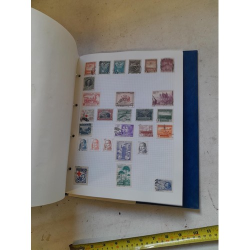 127 - Empty SG Windsor album and album of Stamps of the world mainly offered used, US interest