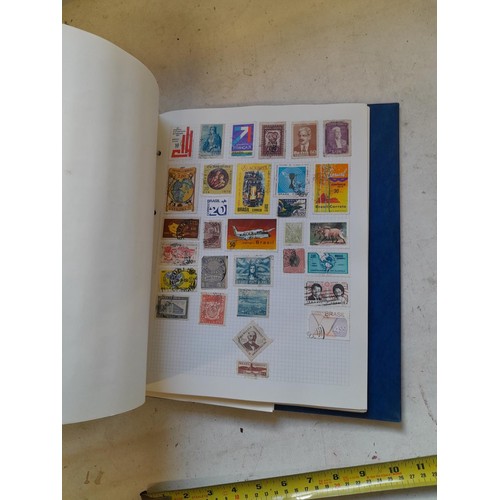 127 - Empty SG Windsor album and album of Stamps of the world mainly offered used, US interest