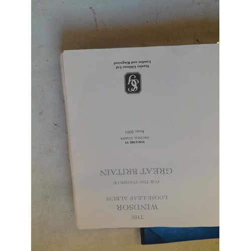 127 - Empty SG Windsor album and album of Stamps of the world mainly offered used, US interest