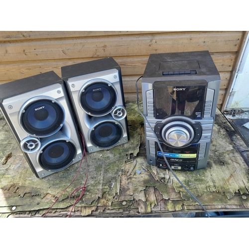 132 - Sony Stereo centre with speakers