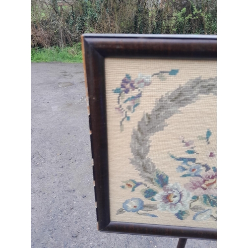 153 - Regency mahogany banner / pole screen