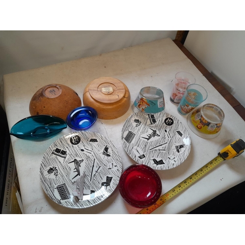 160 - Box of decorative china and glass : Whitefriars red bubble glass dish, Ridgeways Homemaker plates, t... 