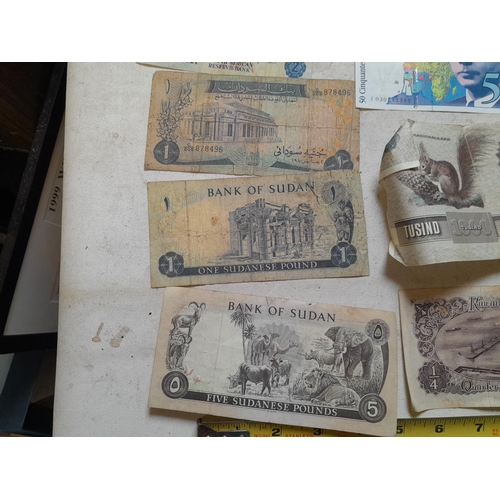 164 - An interesting and varied collection of Banknotes from around the world , all from circ. post 1900, ... 