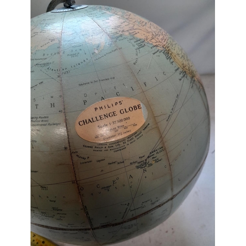 167 - Vintage Philips globe