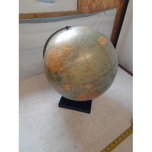 167 - Vintage Philips globe