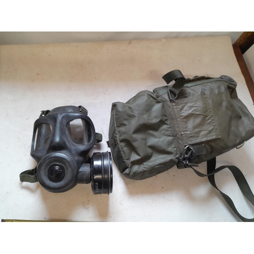 171 - post 1970 Gas mask in case