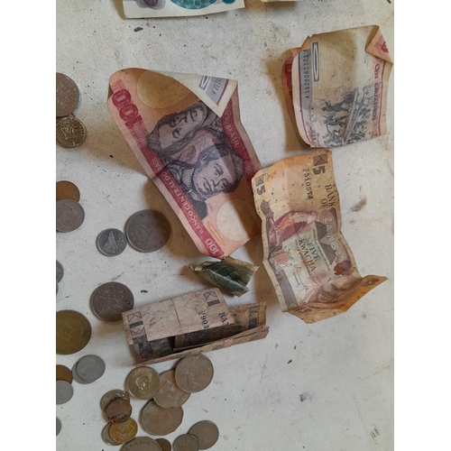 254 - Coins and banknotes from around the world all from circ.