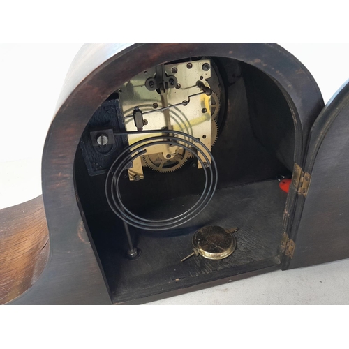 275 - Vintage oak case striking mantle clock