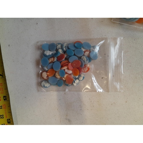 286 - Resin cameos, jewellery making interest