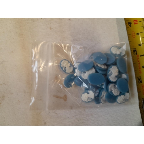 288 - Resin cameos, jewellery making interest
