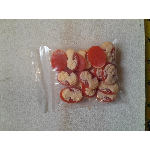 292 - Resin cameos, jewellery making interest