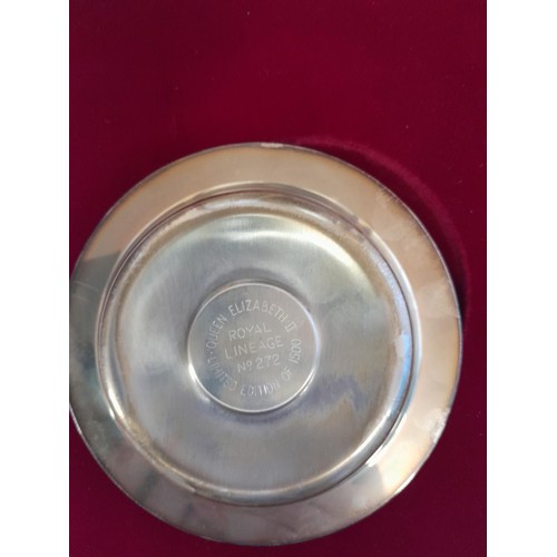 366 - Ltd Edition solid silver dish commemorating the Royal Lineage of QE II 272 / 1500 in box of issue wi... 