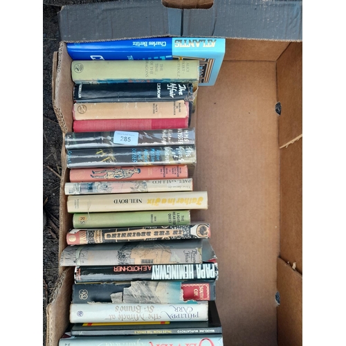 368 - Box of assorted fiction
