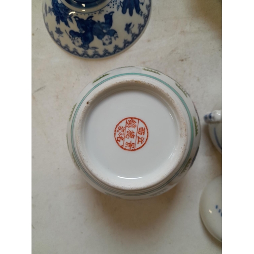 385 - Various pieces of antique and modern Japanese and Chinese ceramics