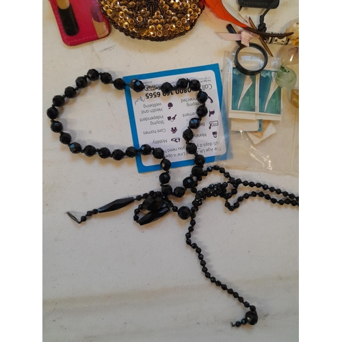 414 - Costume jewellery : 2 x vintage jet necklaces etc