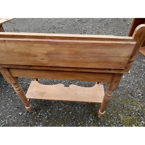 95 - Victorian pine washstand with dummy drawer and tile back 86 cms x 48 cms x 95 cms