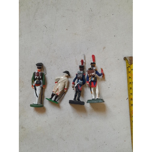 432 - 4 x vintage non branded painted lead soldier figures