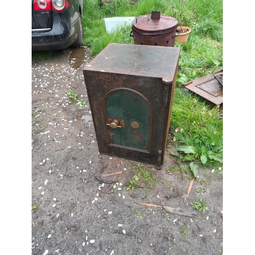 444 - Large early 20th century safe with key, very heavy inexcess of 130 kg