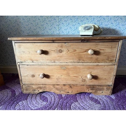 19 - Victorian cut chest of pine drawers 103 cms x 48 cms x 62 cms