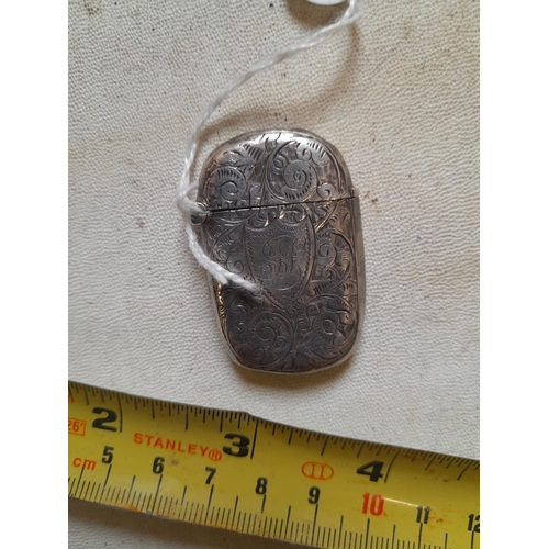 58 - Silver engraved vesta case, hinge sound