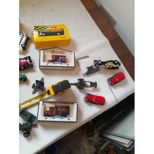 331 - Assorted die cast toy cars, Lledo, Days Gone By 1 x boxed Dinky, some boxed some play worn