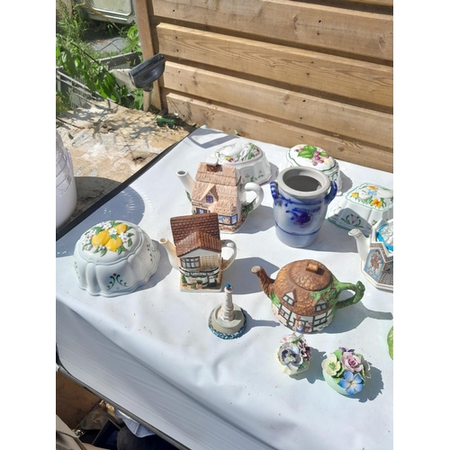 5 - Collectable tea pots including Sadler , Franklin Mint jelly moulds etc.