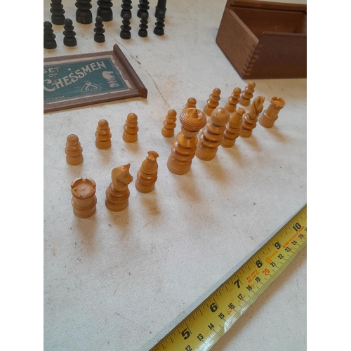 9 - Vintage J J & Sons wooden chess in box of issue , complete (Jaques interest)