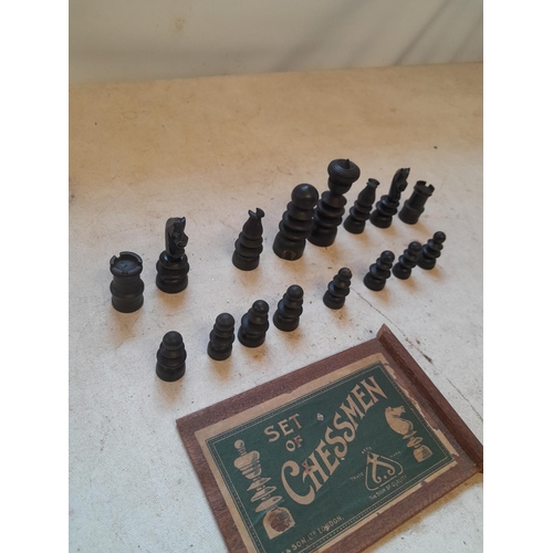 9 - Vintage J J & Sons wooden chess in box of issue , complete (Jaques interest)