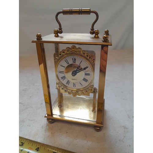 377 - Vintage quartz movement carriage  / mantle clock