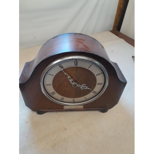 127 - Vintage electric mantle clock, glass missing for spares / repair