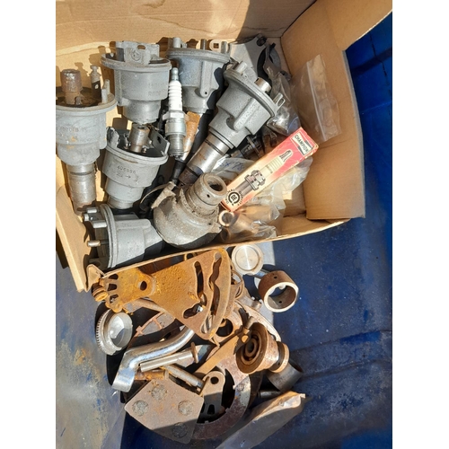 138 - Box of garage equipment : possible vintage motorcycle and car interest : distributor caps etc. (BSA ... 