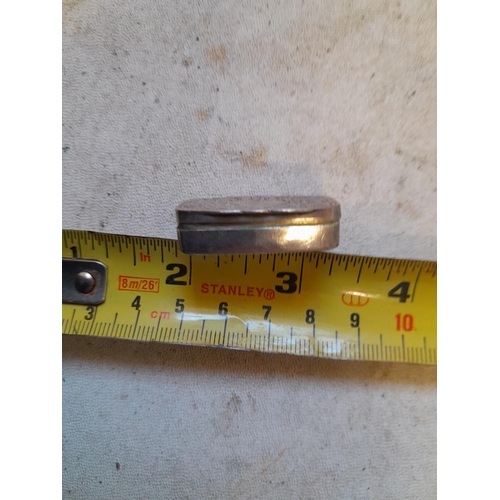 144 - Engraved silver pill / snuff box with hinged lid Birm 1905