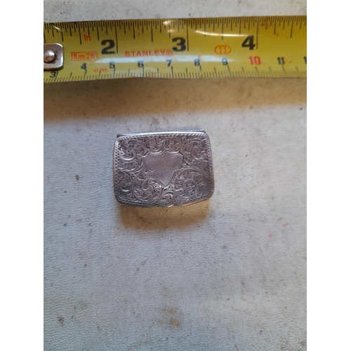 144 - Engraved silver pill / snuff box with hinged lid Birm 1905