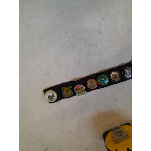 185 - Vintage badges