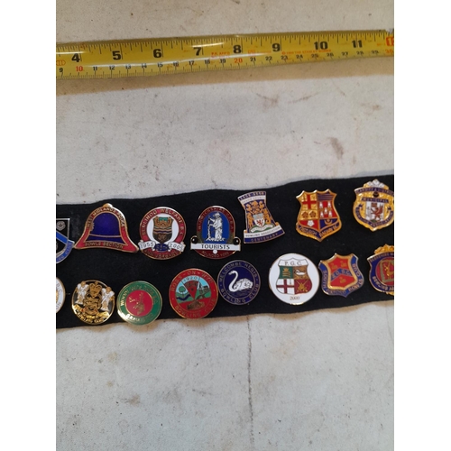 186 - Various vintage and other enamel badges