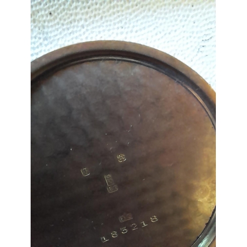 252 - Vintage pocket watch in 18 ct gold case with light niello work down case sides in box of issue