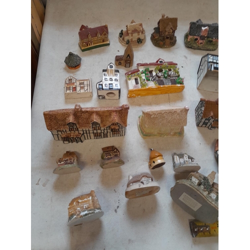 12 - Collection of various pottery, plaster and resin cottage ornaments including Heritage House Shakespe... 