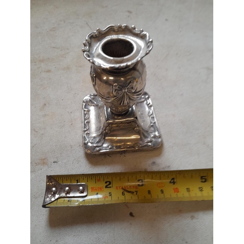 21 - Silver squat candlestick note push in