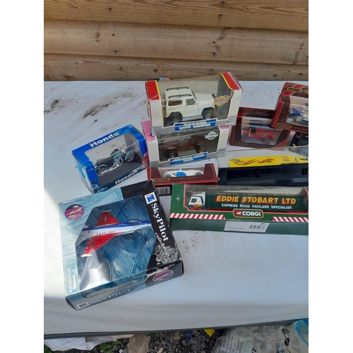 89 - Boxed die cast toy cars, Matchbox and others included