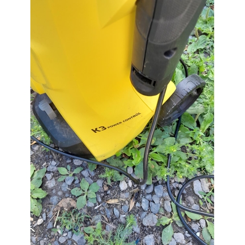 113 - Karcher K3 pressure washer