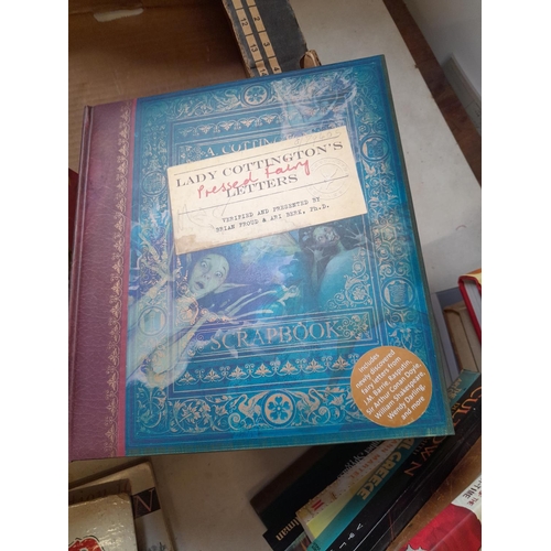 258 - box of books : mixed themed, Foreign translation hardback the Hobbit, Quinten Blake and other editio... 