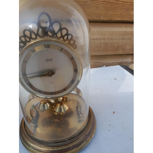 279 - 2 x vintage perpetual clock