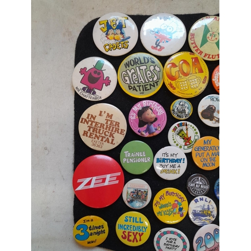 350 - Various vintage tin badges